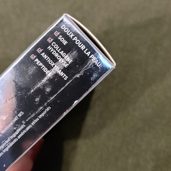 NEW!! IT! COSMETICS Bye Bye Pores Pressed Powder - Picture 3 of 9